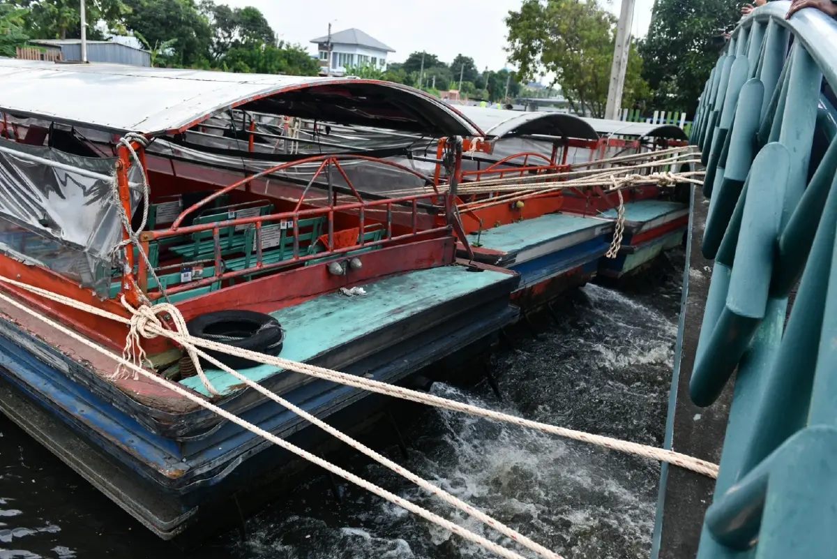 กทม. ดึง เรือผลักดันน้ำ เร่งผันลงอุโมงค์ มั่นใจพัฒนาการ 58 แห้งใน 2 วัน