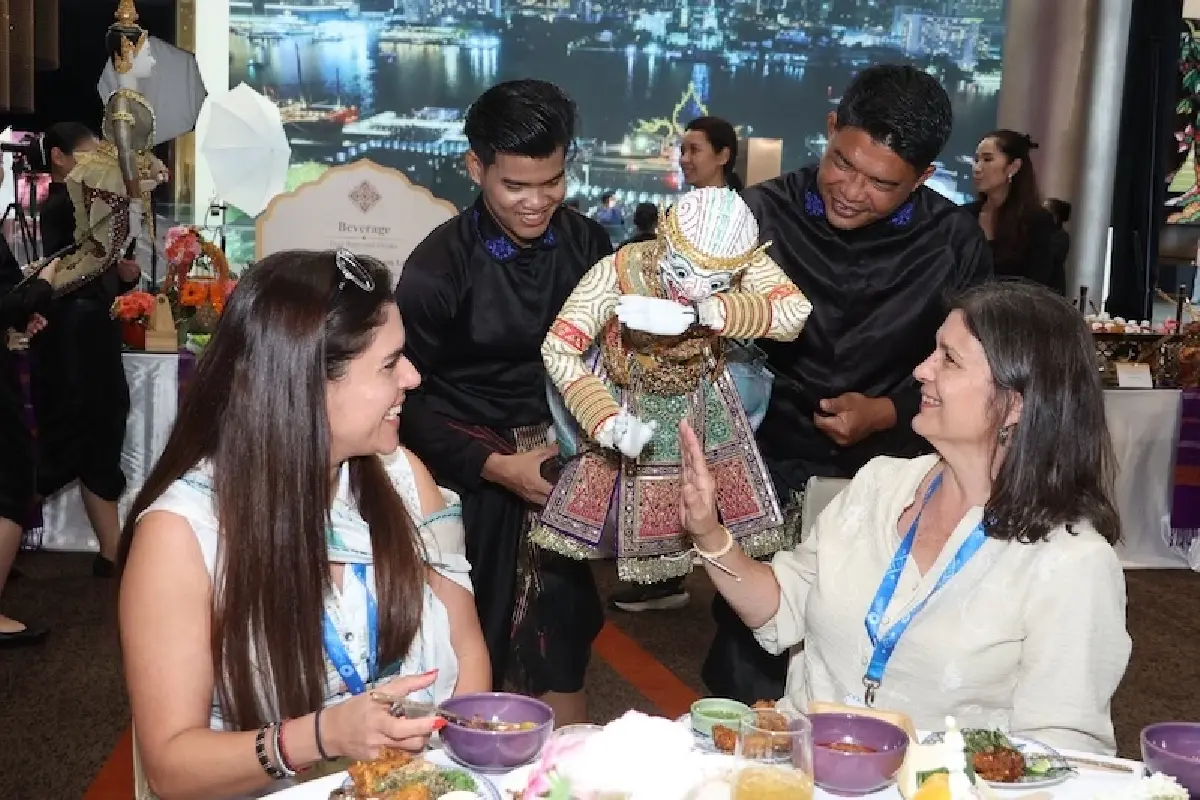 'สยามพิวรรธน์' ต้อนรับคู่สมรสผู้นำการเงินโลก ในงานประชุม 'IMF & World Bank 2026' ณ ไอคอนสยาม
