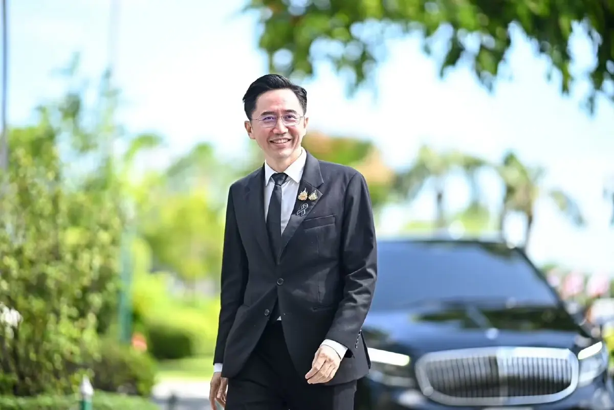 ‘เพื่อไทย’ กอด 8 เก้าอี้ รมต. บทเด็กดีมิตรแท้ ‘ค่ายน้ำเงิน’