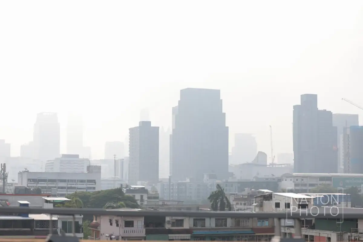 กทม. เช้านี้ฟ้ามืดครึ้ม ความชื้นพุ่ง 91% เตือนพายุฝนถล่มบ่าย 40%
