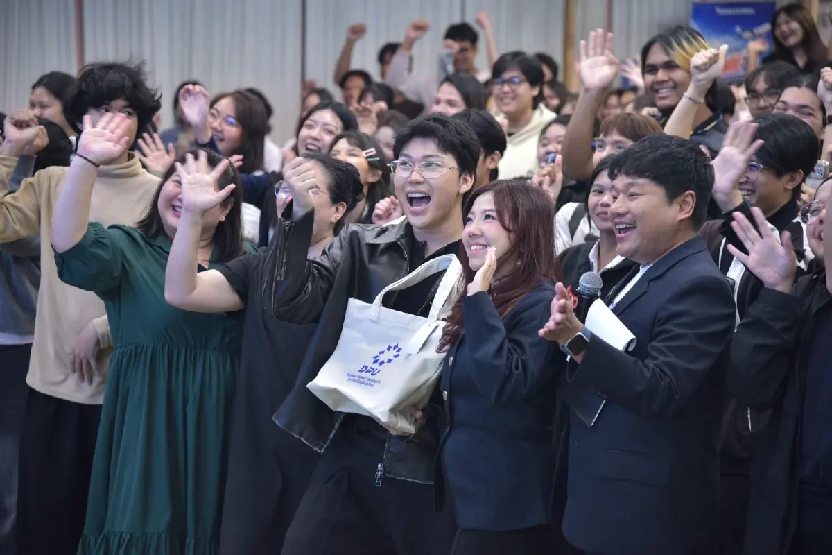 DPU JOB FAIR เปิดทาง นศ. ได้งานก่อนจบ ชูจุดเด่นปรับตัวเก่ง ใช้ AI เป็น