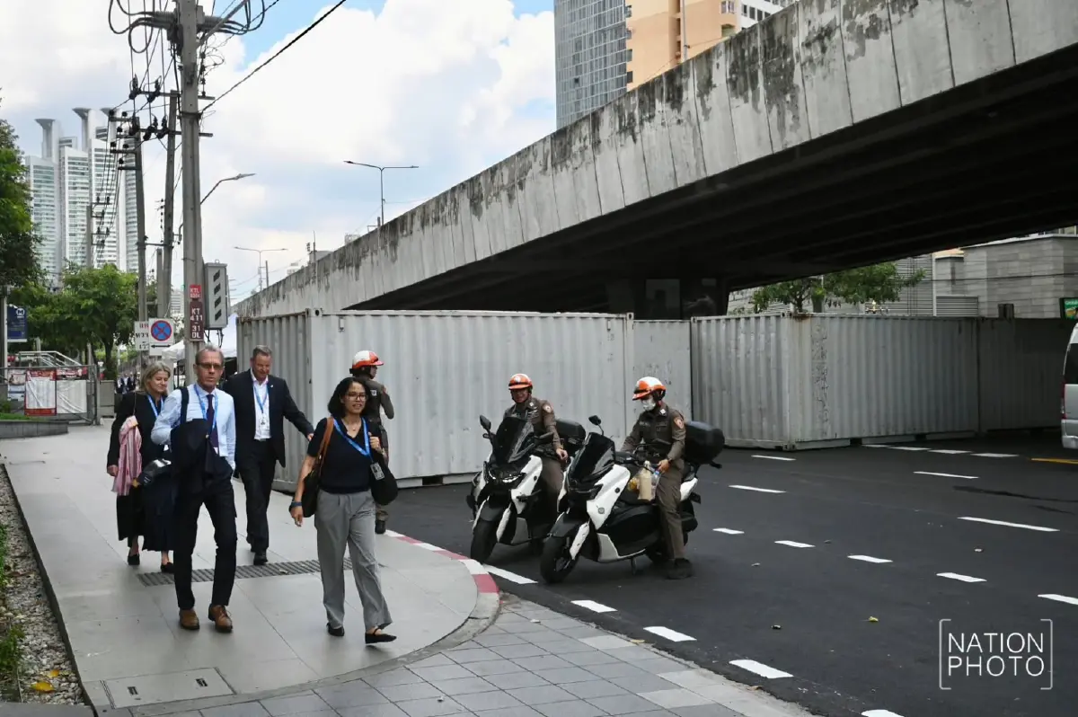 ปิดล็อกแยกพระราม 4 ตั้งตู้คอนเทนเนอร์คุมเข้ม รับประชุม IMF-World Bank 2026