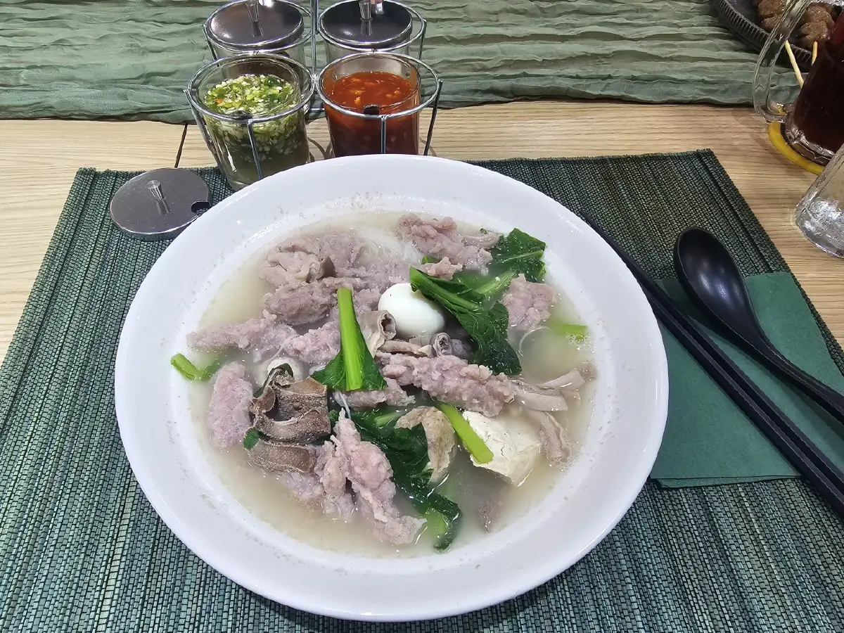 ‘YKKO’ ก๋วยเตี๋ยวเมียนมา ร้านดังจากย่างกุ้ง เด็ดที่หมูและน้ำซุป