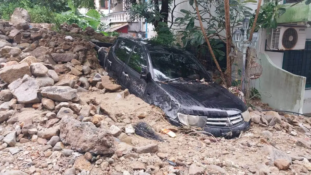 สถานการณ์น้ำท่วมภูเก็ต เร่งสูบน้ำ ช่วยผู้ประสบอุทกภัยซอยนาใน 5