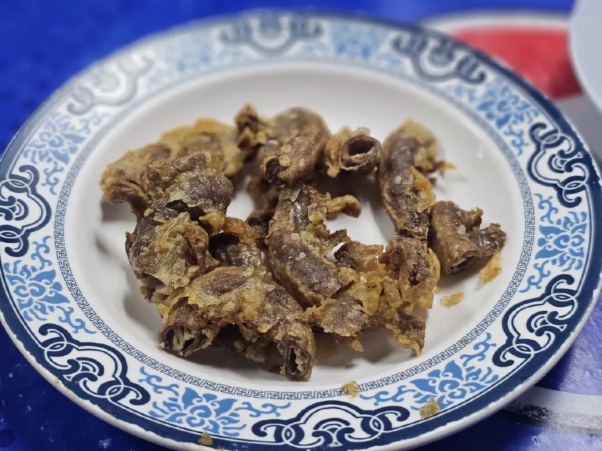 ‘เจ๊ปุ่นไก่ทอด’ อาหารอีสานรสแซ่บ ย่านวังบูรพา ขายมา 30 ปี