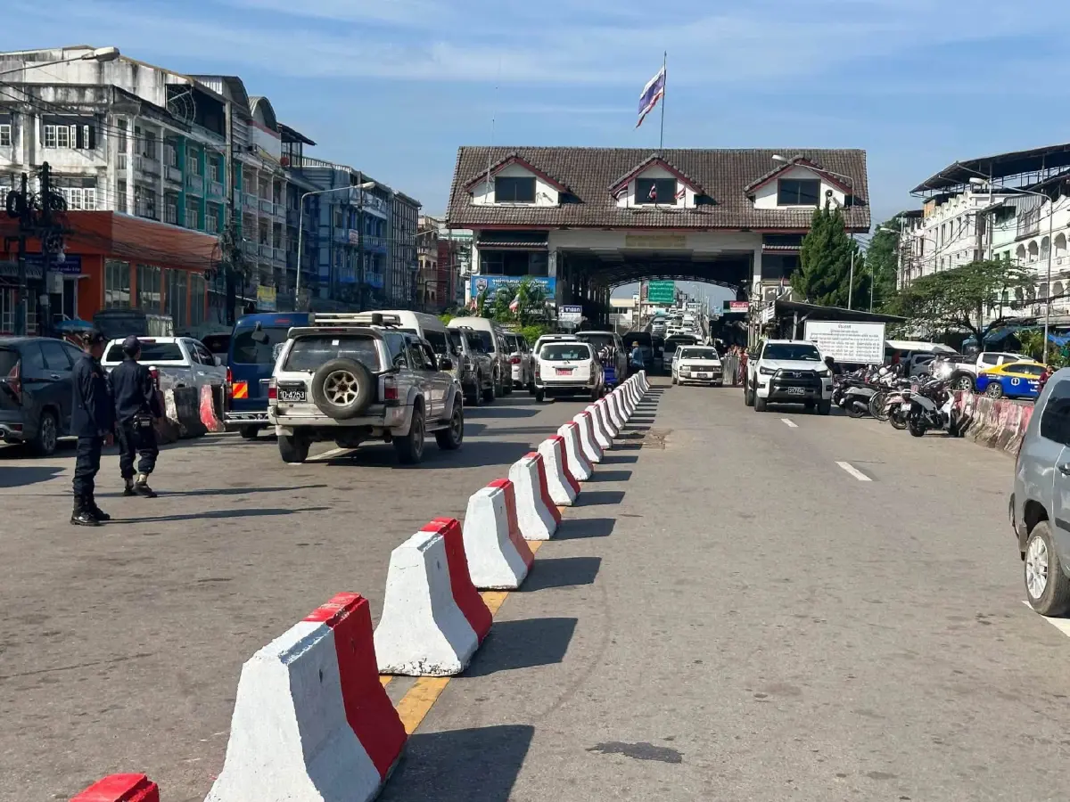 แม่สอดรถติดลด จัดระเบียบจราจร สะพานมิตรภาพไทย–เมียนมา แห่งที่ 1