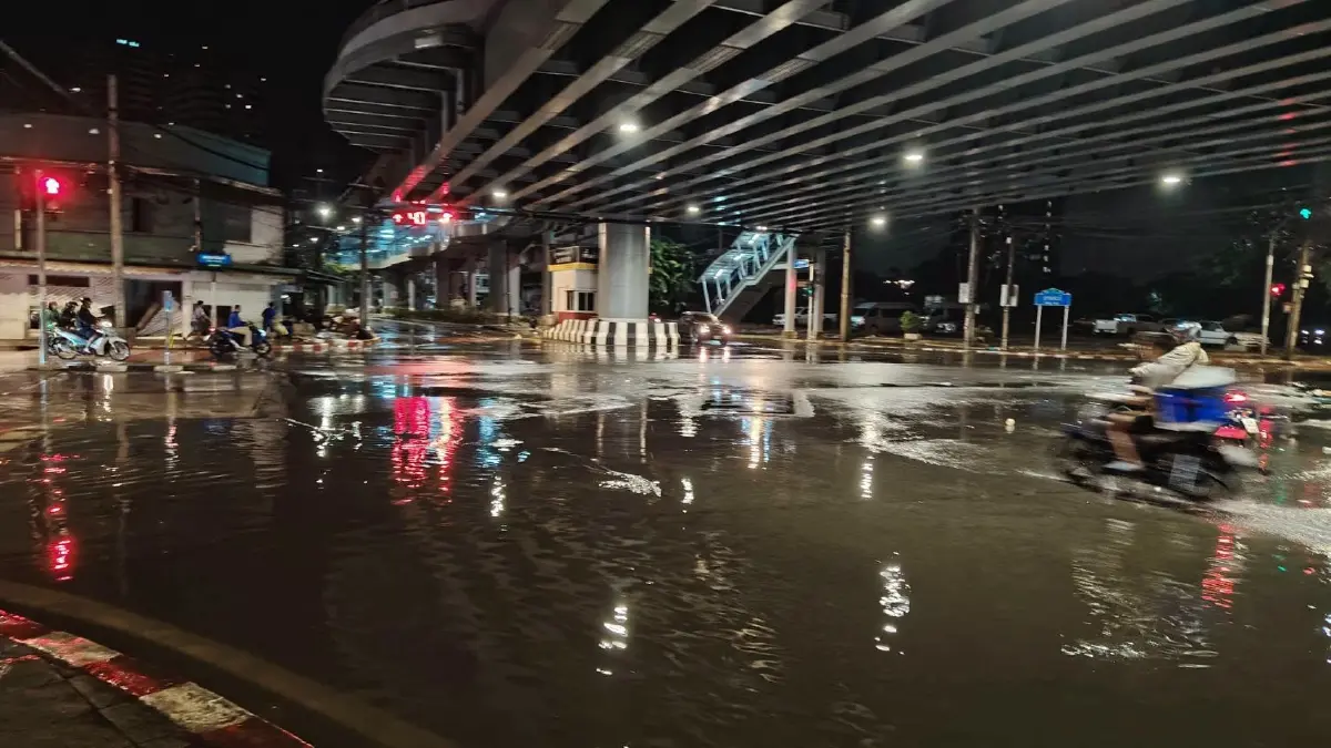 เช็กพิกัดเดินทาง 6 ต.ค.69 อัปเดตฝนตกหนัก น้ำท่วมกรุงเทพและปริมณฑล