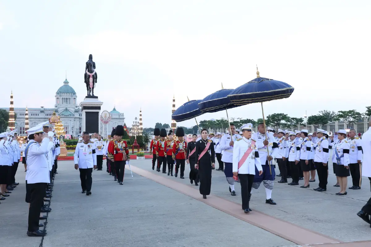 ในหลวง-พระราชินี เสด็จฯ ทรงวางพวงมาลา เนื่องในวันปิยมหาราช 2569