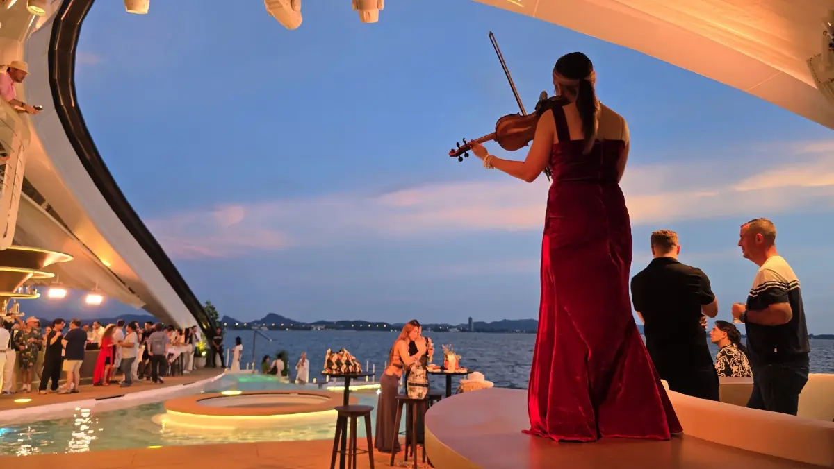 สัมผัส SOAR Ocean Club 'คลับลอยน้ำ' ประสบการณ์ไลฟ์สไตล์กลางทะเลแบบพรีเมียม