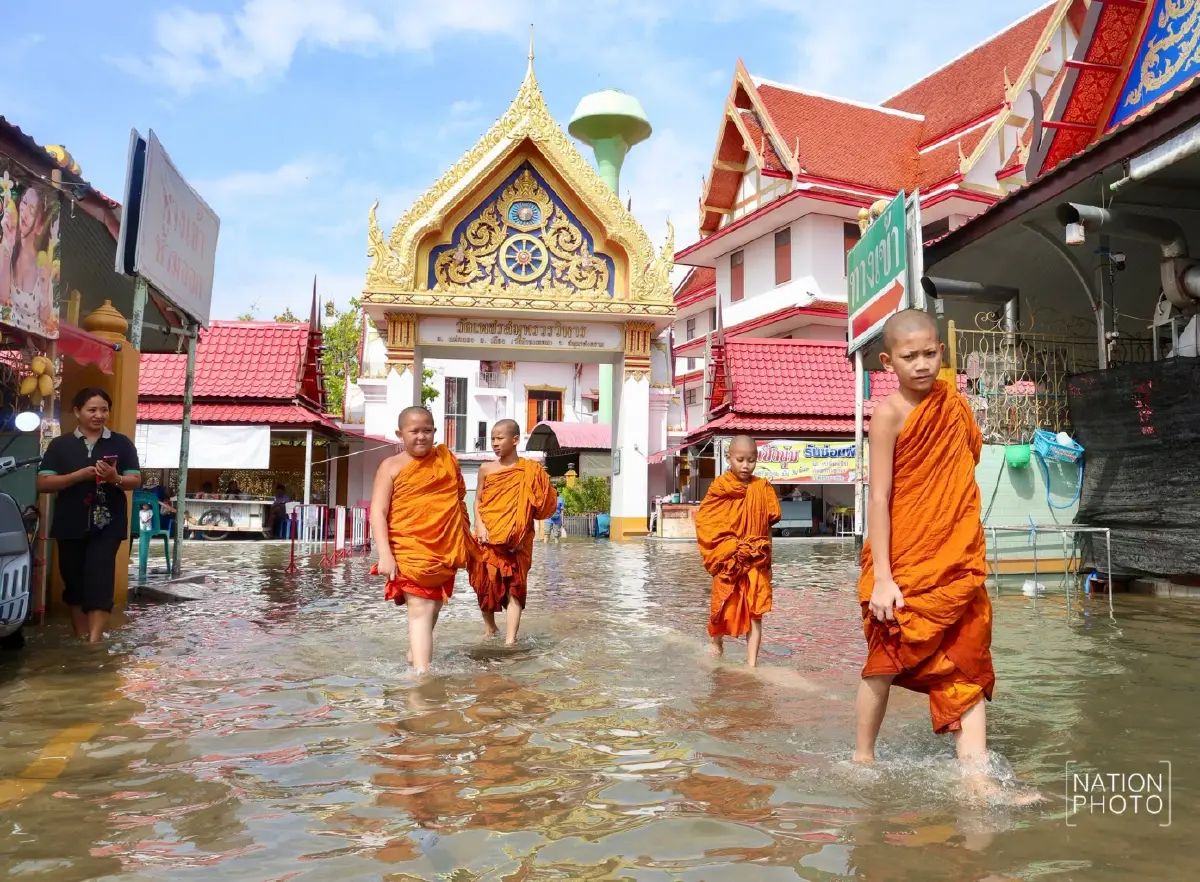 น้ำทะเลหนุนสูง เอ่อล้นท่วมชุมชนตลาดแม่กลอง-ตลาดน้ำอัมพวา สมุทรสงคราม