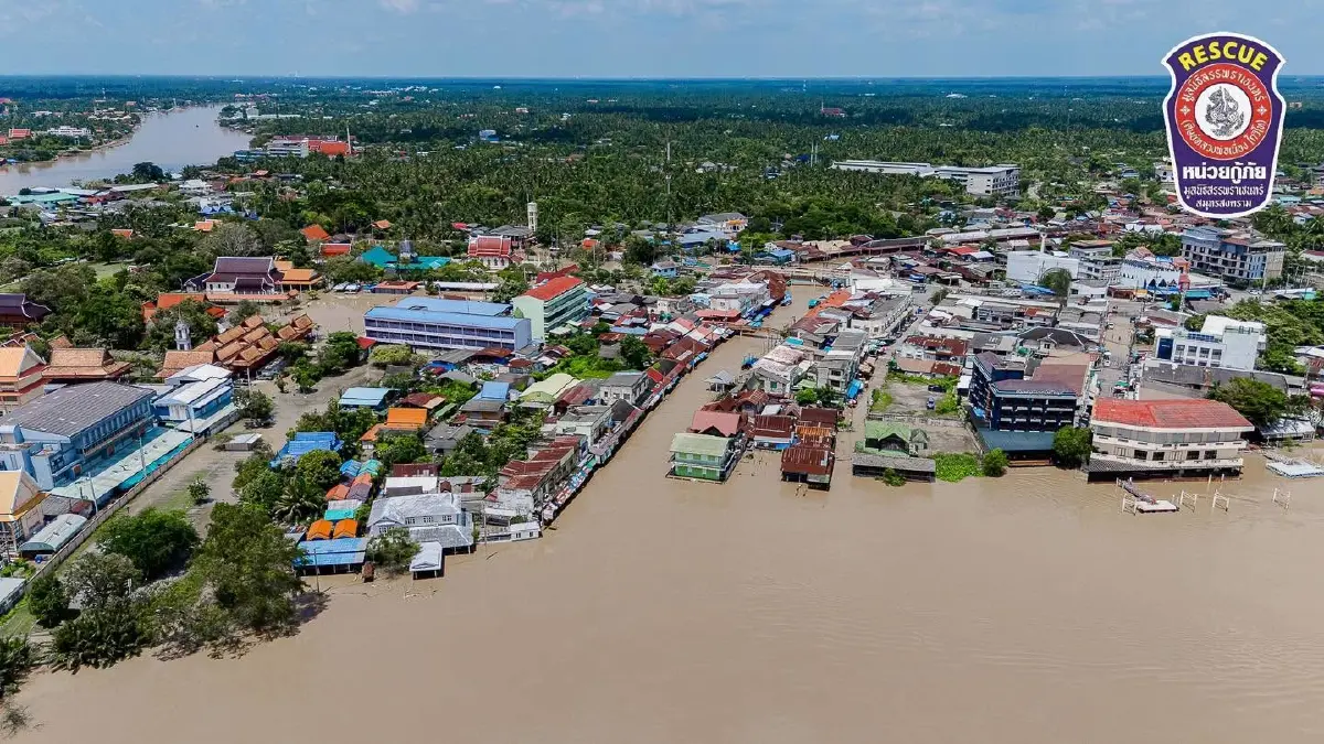 สถานการณ์น้ำท่วมสมุทรสงคราม 3 ต.ค.69 ระดมเครื่องผลักดันน้ำสู้ทะเลหนุน