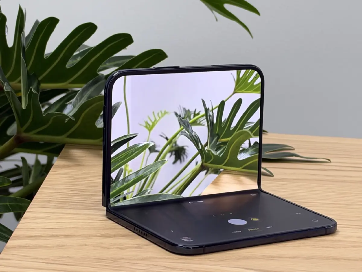 จับเครื่องจริง 'iPhone Duo' ทำไมถึงเป็นสมาร์ตโฟนจอพับราคาสูง แต่น่าลงทุน?