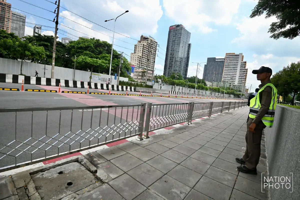 ปิดล็อกแยกพระราม 4 ตั้งตู้คอนเทนเนอร์คุมเข้ม รับประชุม IMF-World Bank 2026