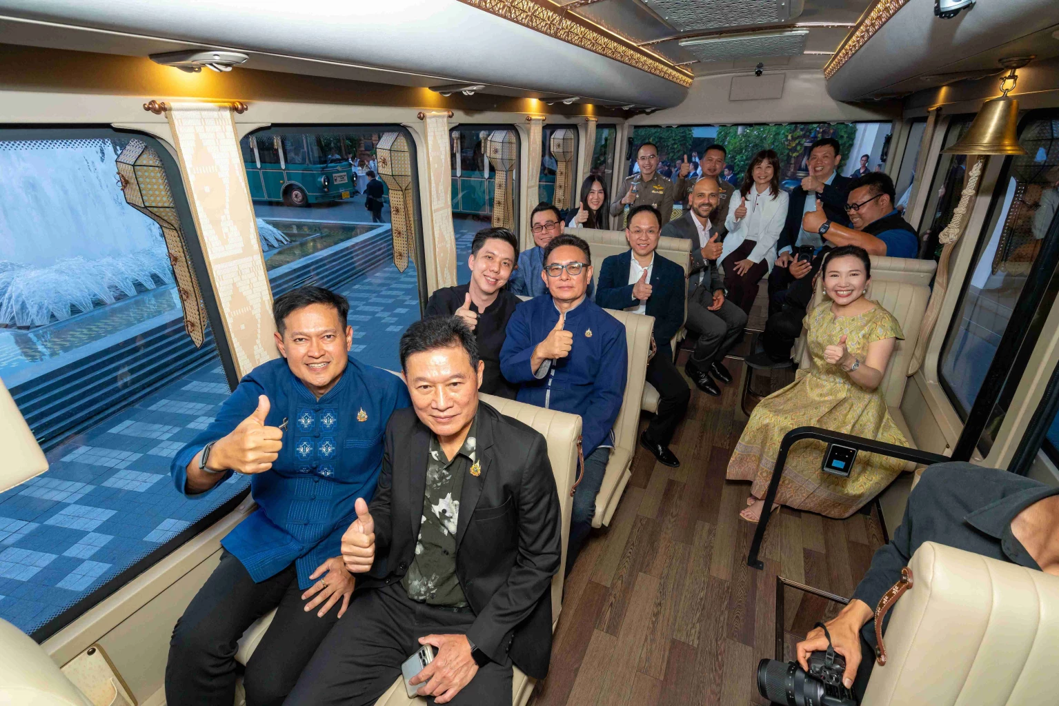 AWC จับมือ เชียงใหม่ เปิดตัว ‘รถแทรมไฟฟ้านำเที่ยว’ ครอบคลุม 15 สถานีเชื่อม ‘ลานนาทีค’