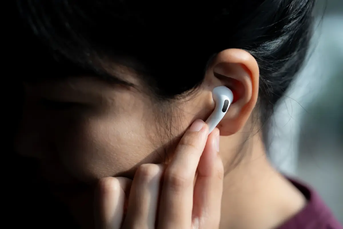 นี่ฉันอยากเปลี่ยนหูฟังหรือนี่! รีวิว 'AirPods 5' กับ 5 เรื่องที่ทำให้ปันใจจากรุ่นเดิม