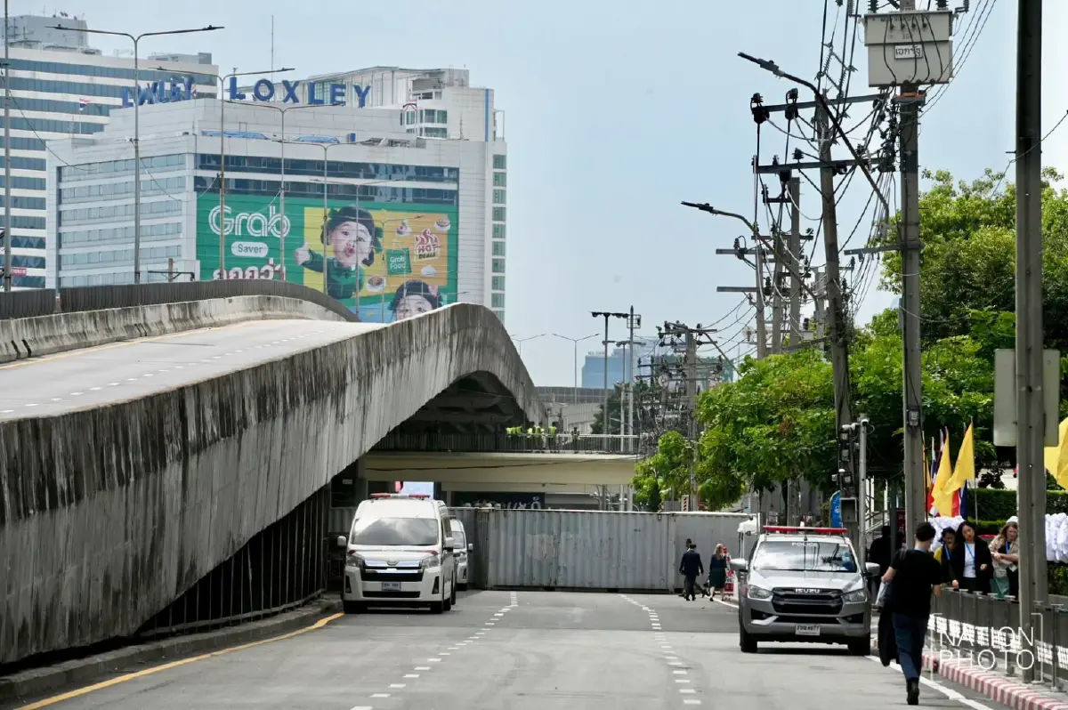 ปิดล็อกแยกพระราม 4 ตั้งตู้คอนเทนเนอร์คุมเข้ม รับประชุม IMF-World Bank 2026