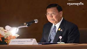 "พรเพชร" ยันนายกฯไร้อำนาจยื่นตีความร่างรธน.