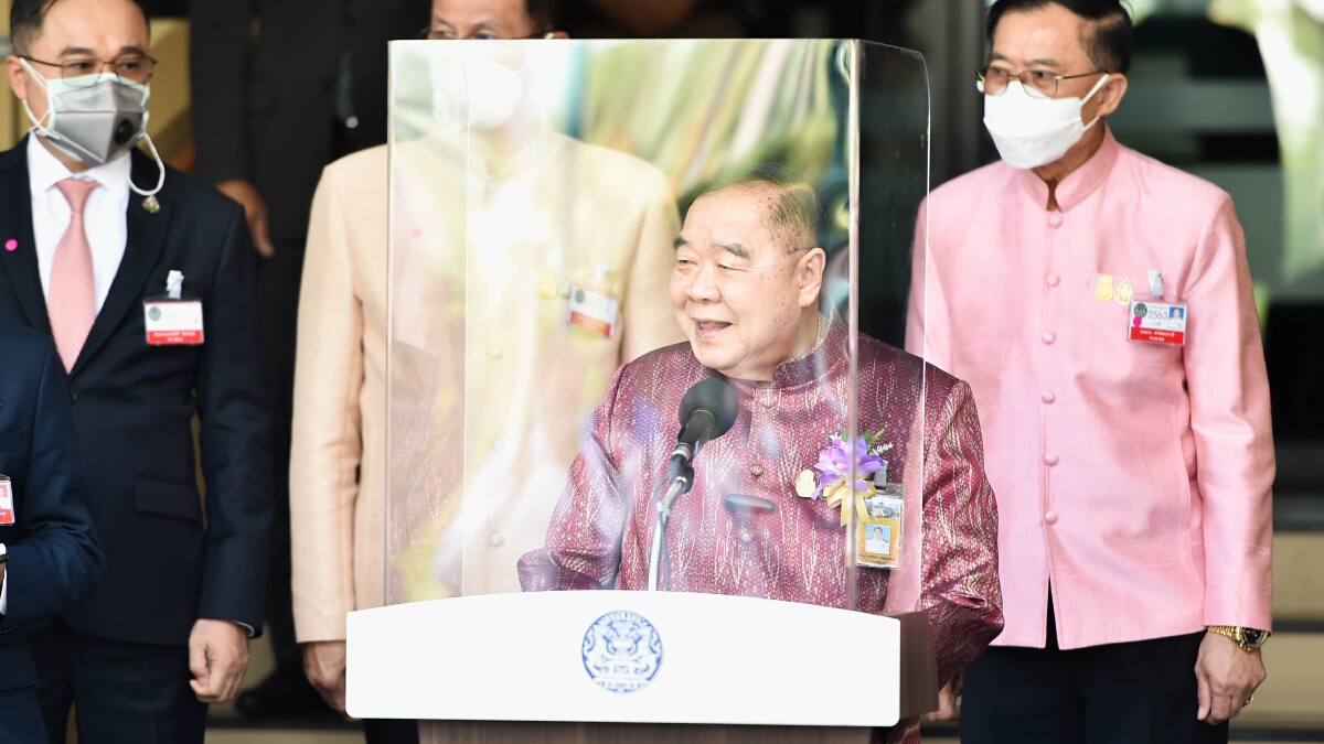 "ประวิตร"หลบคิวลงพื้นที่"ประยุทธ์" เลื่อนแผนดูน้ำท่วมโคราช 1ต.ค.นี้