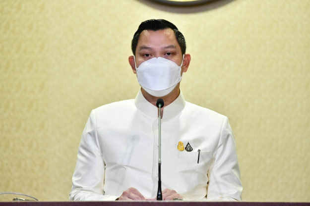 "นายกฯ" มอบเงินช่วยเหลือ-ให้กำลังใจ ครอบครัวจนท.เหยื่อไฟใต้