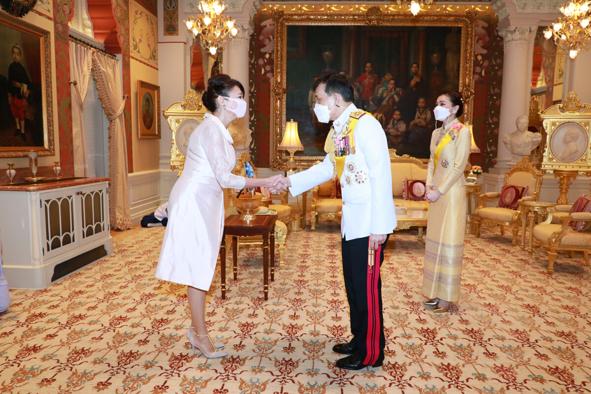 “ในหลวง-ราชินี” พระราชทานพระบรมราชวโรกาสให้ ทูตต่างประเทศเฝ้าฯ กราบบังคมทูลลา ในโอกาสที่จะพ้นจากหน้าที่