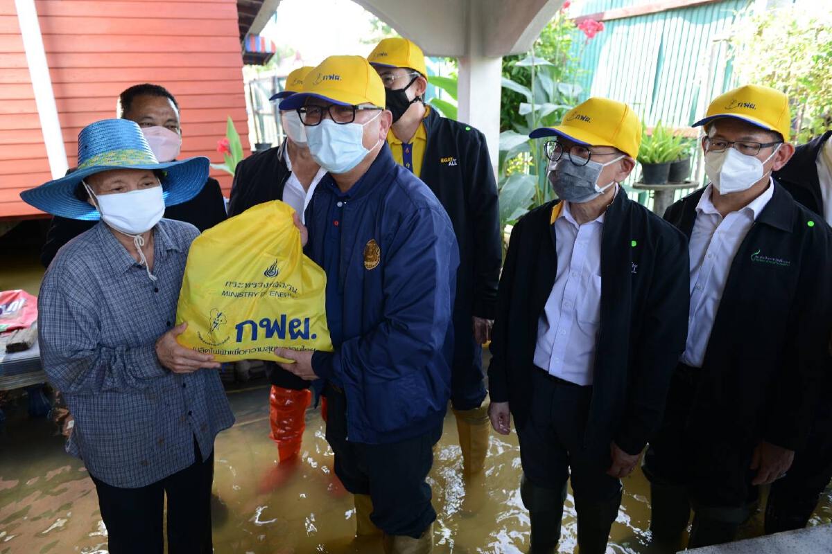 นายกฯ สั่งกลางวงประชุมครม. ดูแลน้ำมันไม่ให้กระทบประชาชน