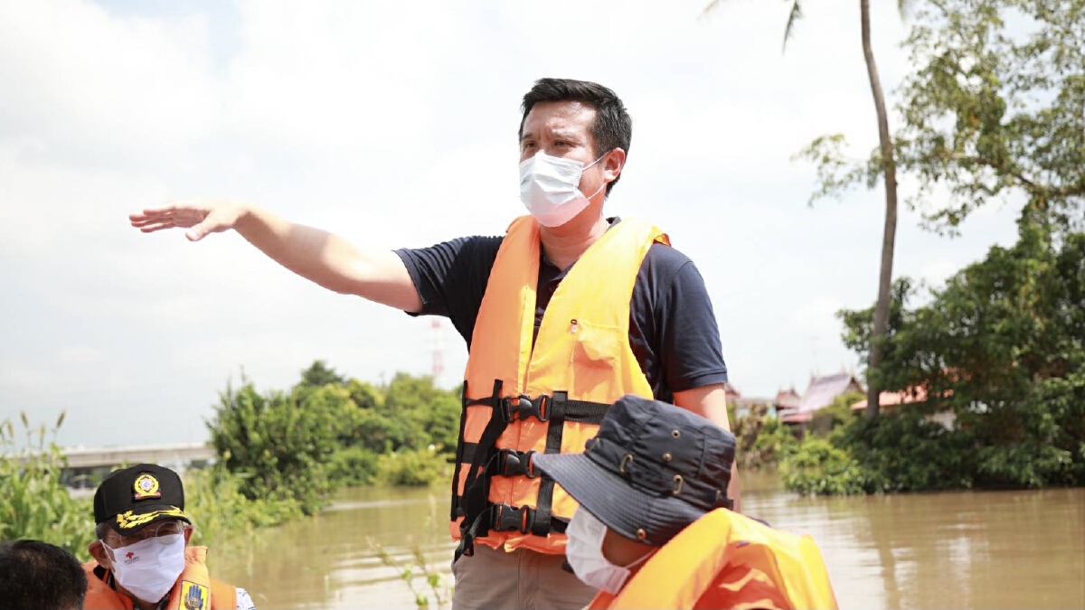 "ชัยวุฒิ"ตรวจน้ำท่วมอ่างทอง-สิงห์บุรี เตือนพายุจ่อเข้า ฝนหนัก น้ำเพิ่มสูง