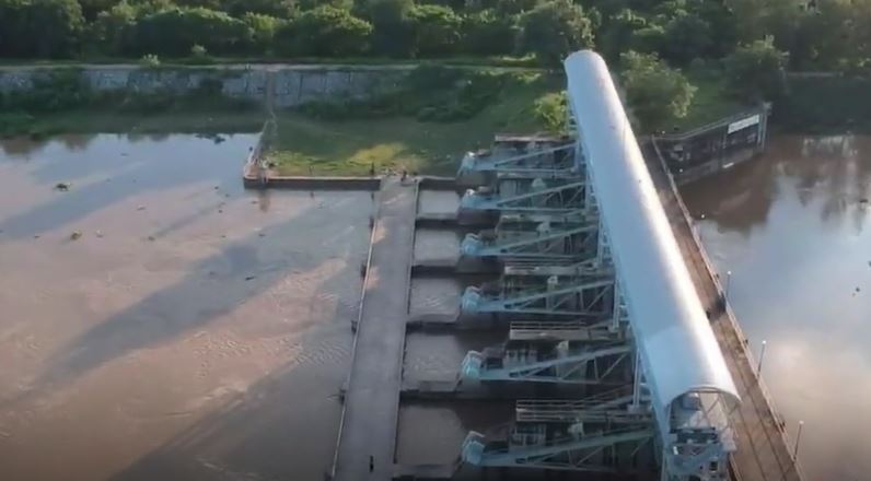 ชลประทานมหาสารคาม ปักธงแดงหลังน้ำชีไหลเข้าพื้นที่