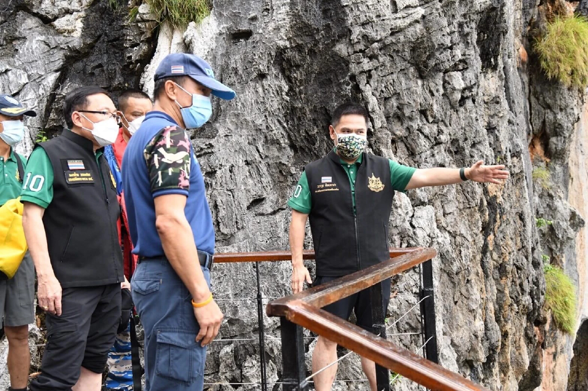 "วราวุธ" ตรวจ "อ่าวมาหยา" สั่งปรับปรุงท่าเทียบเรือ เน้นอนุรักษ์แนวปะการัง