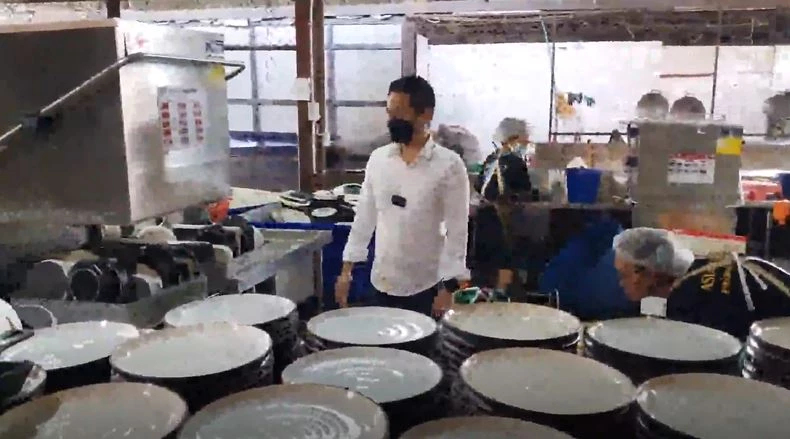 คนแห่สมัครเพียบ บุฟเฟ่ต์ร้านดัง "จ้างล้างจาน" เงินเดือน 90,000 บาท