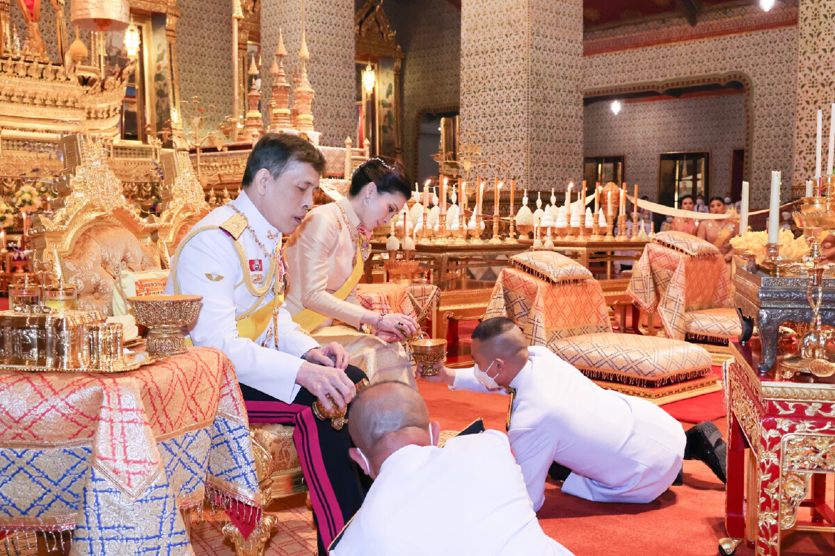 ในหลวง ทรงบำเพ็ญพระราชกุศลเนื่องในวันคล้ายวันพระบรมราชสมภพ ร.9 พ.ศ.2564