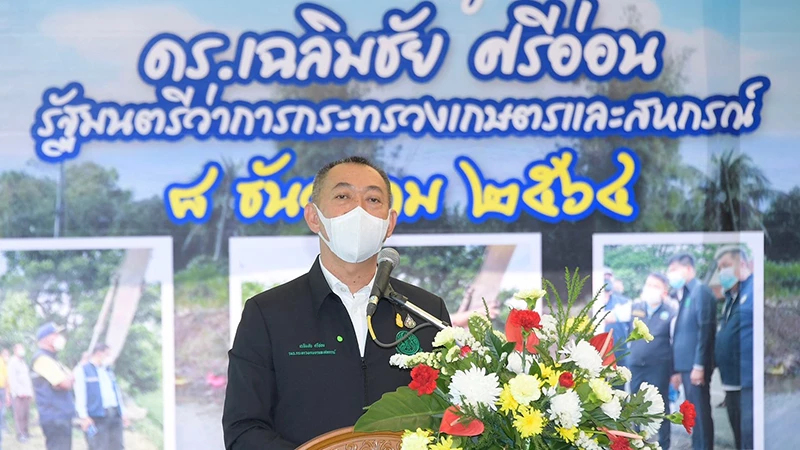 เฉลิมชัย ศรีอ่อน ร่วมพิธีเปิดคลอง 26 ขวา และปล่อยพันธุ์สัตว์น้ำ ถวายเป็นพระราชกุศล
