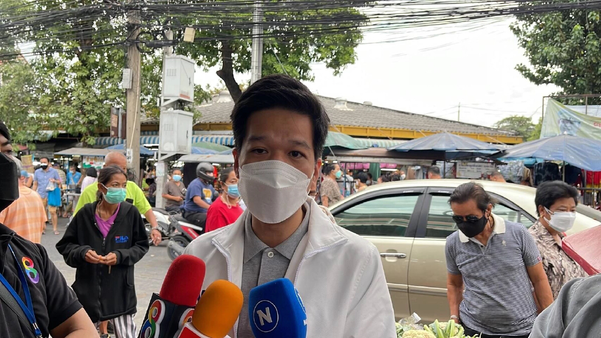 "สุรชาติ"ประเดิมลงพื้นที่หาเสียง เจอแฟนคลับปะทะคารมกลุ่มเชียร์ "นายกฯ"