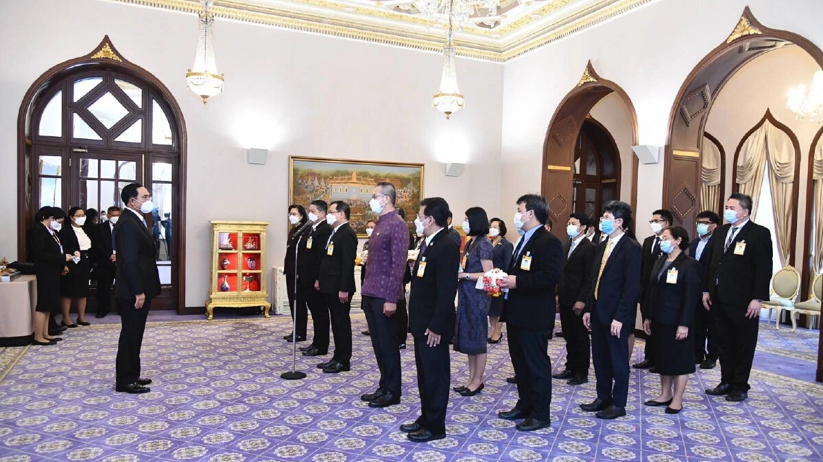 "นายกฯ" ขอบคุณ ขรก. ทำเนียบร่วมทำงานตลอด 7 ปี เพื่อ "ชาติ ศาสน์ กษัตริย์"