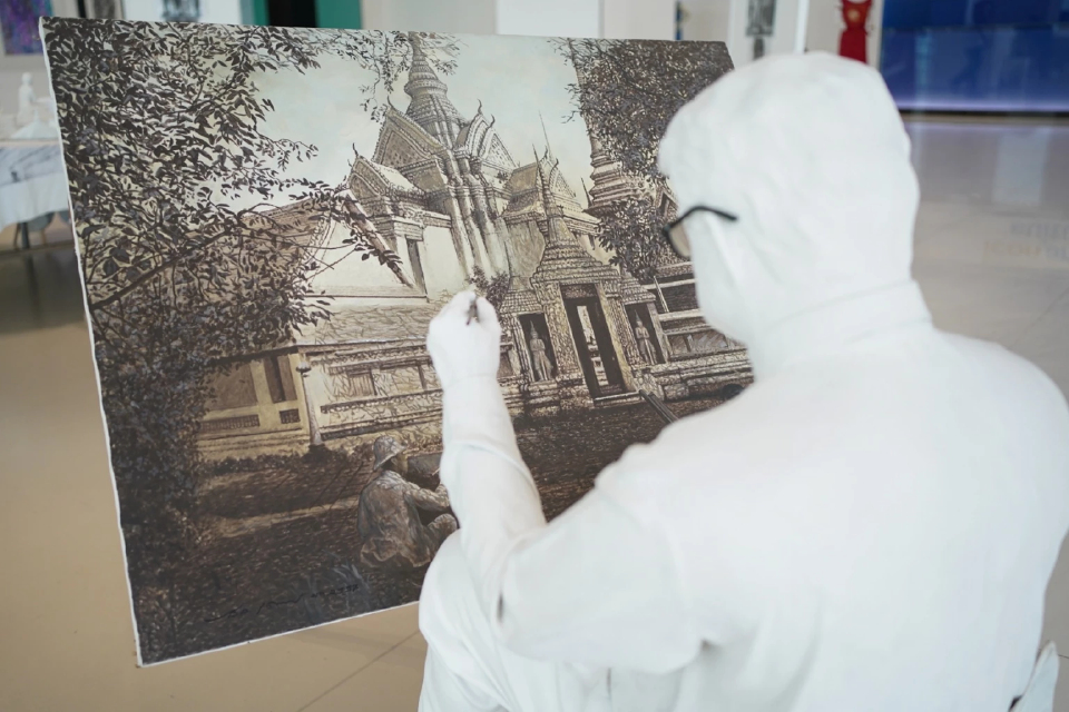 "แสงแรกแห่งศักราชใหม่" นิทรรศการรับปีใหม่ของ "อ.ปรีชา เถาทอง"