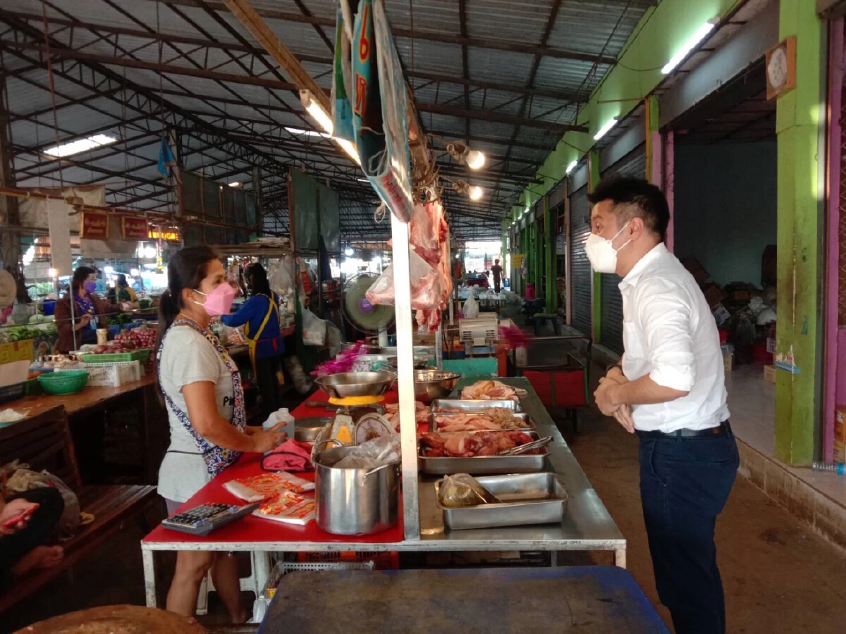 “ก้าวไกล” ซัดกรมปศุสัตว์ปกปิด “อหิวาห์สุกร” ส่อเอื้อทุนใหญ่ ชนวน “หมูแพง”