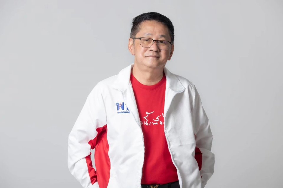 เลขาฯเพื่อไทยชี้รัฐบาลยิ่งแจกเงินยิ่งประจานบริหารเหลว-ทีมเศรษฐกิจสอบตก