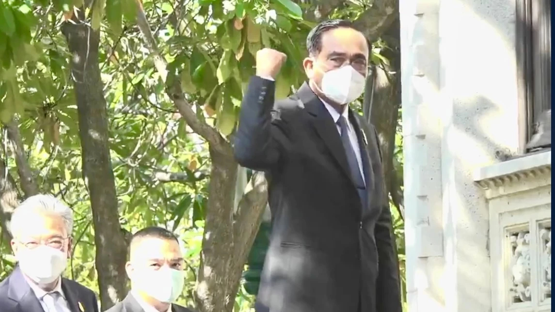 "นายกฯ"เบ่งกล้ามสู้ เผย ประวิตร บอก"เศรษฐกิจไทย" หนุนรัฐบาล ย้ำ ไม่ปรับ ครม.