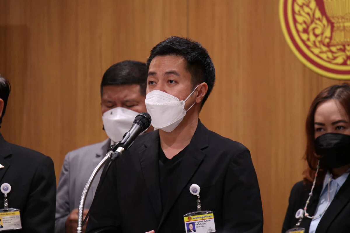“ก้าวไกล” ลุยยื่น กมธ.ป.ป.ช.ฟันรัฐบาลพ่วงฟ้องแพ่ง ปกปิดโรคระบาดทำหมูแพง