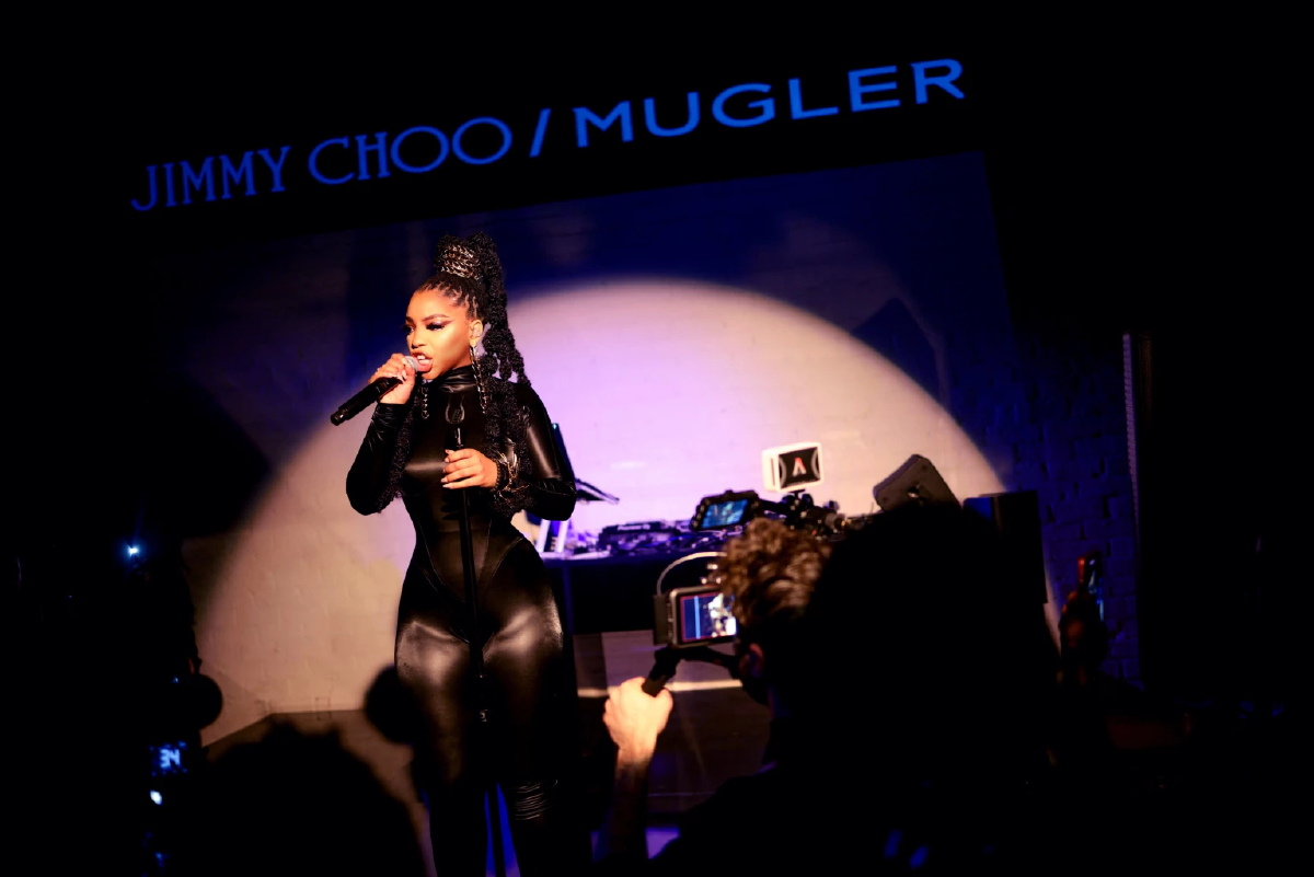 เปิดตัวแคมเปญการคอลลาบอเรชั่นพิเศษ JIMMY CHOO / MUGLER