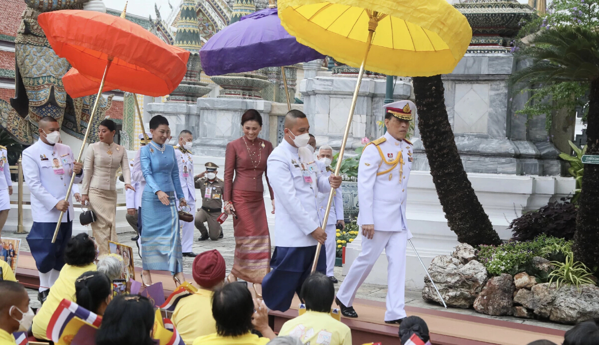 “ในหลวง-ราชินี“ ทรงบำเพ็ญพระราชกุศลเนื่องในวันมาฆบูชา พุทธศักราช 2565