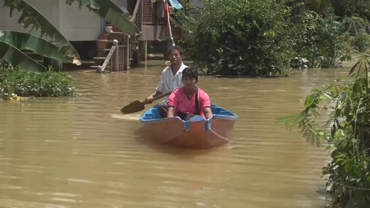 "สถานการณ์น้ำท่วม" แม่น้ำปัตตานีวิกฤติ มวลน้ำยะลาไหลสมทบ