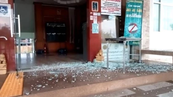 อ่วม! ชัยภูมิ เร่งสำรวจความเสียหาย "พายุฤดูร้อน" ถล่มหนักไฟฟ้าดับ-บ้านพัง