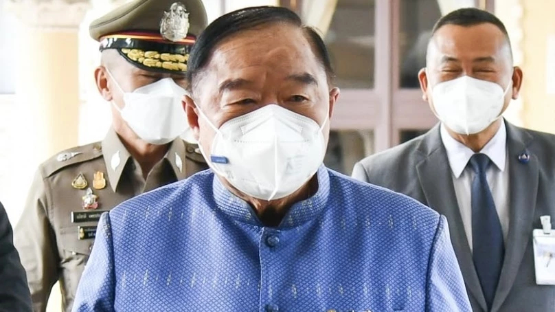 "ประวิตร" ปัดตอบ ดึง "ธรรมนัส" แจม ดินเนอร์ "ประยุทธ์" พรรคร่วม ยันปึ้ก ครบเทอม