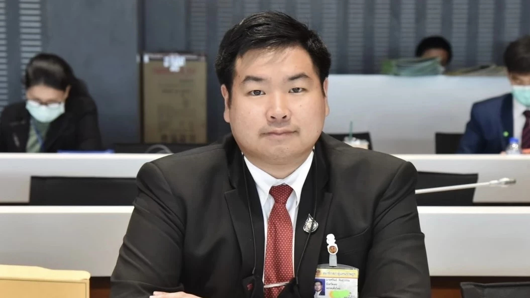 "เพื่อไทย" จี้ "ประยุทธ์" เบรกดีล ควบรวม TRUE-DTAC ชี้ ส่อ ขัดกม. ป้องกัน ผูกขาด