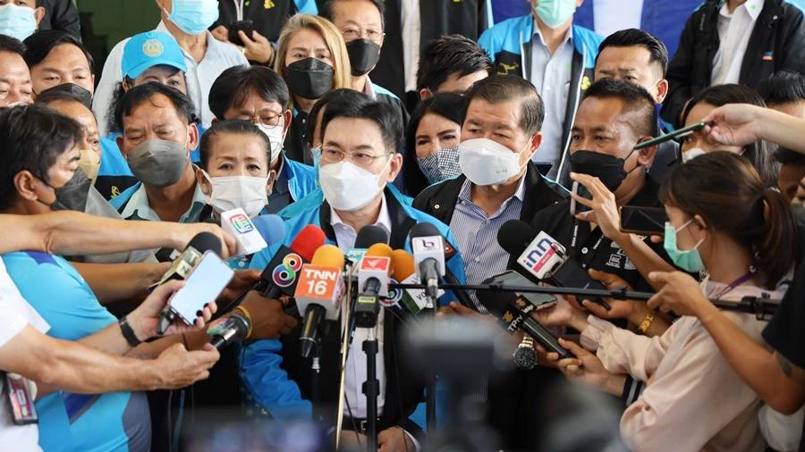 "จุรินทร์" ย้ำไม่ลาออก เชื่อ ปชป.ไปต่อได้ ไม่หวั่น "ปริญญ์" คือระเบิดเวลา