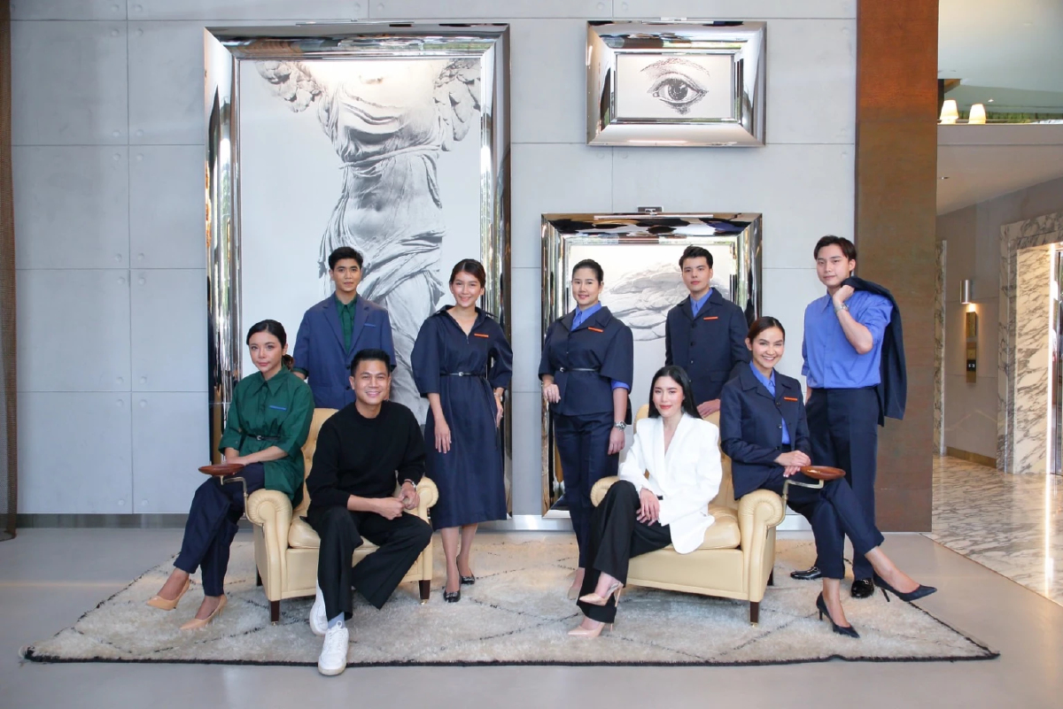 “แสนสิริ” ร่วมกับ “VVON SUGUNNASIL” เผยโฉม “YOUniform” ยูนิฟอร์มพนักงานขายใหม่