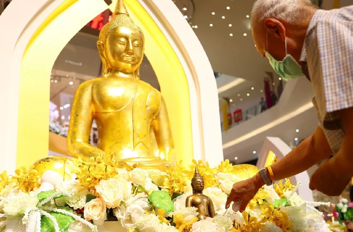 “เที่ยวสงกรานต์” กราบ “พระพุทธเมตตา” จากอินเดีย, ชม “นางสงกรานต์” ใบเฟิร์น