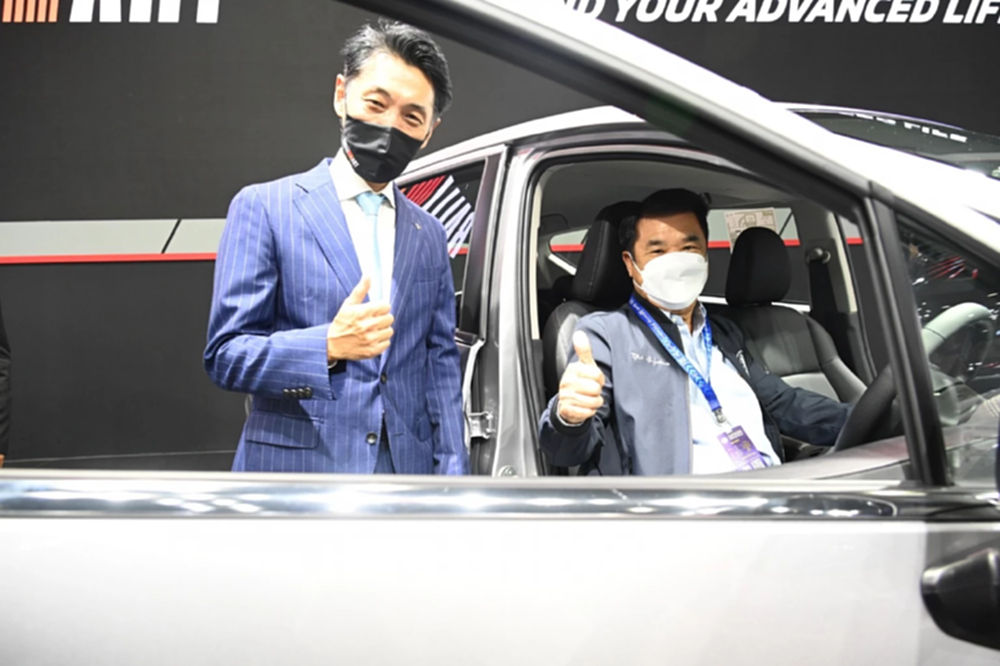 "สุริยะ" ปลื้มมอเตอร์โชว์ครั้งที่ 43 ปลุกกระแสรถอีวี ยอดจองทะลุ 3,000 คัน