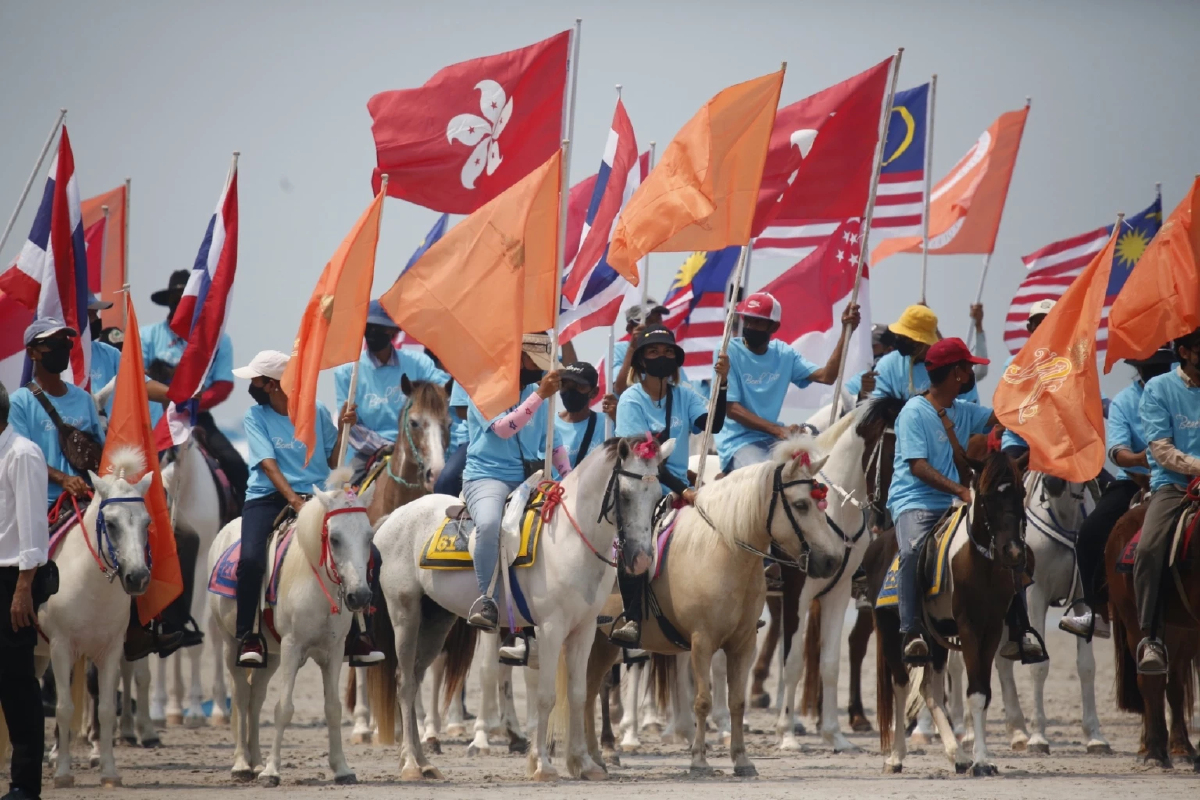 หัวหินกระหึ่ม! จัดแข่งขันขี่ม้าโปโลชายหาดการกุศล หนึ่งเดียวภูมิภาคเอเชีย