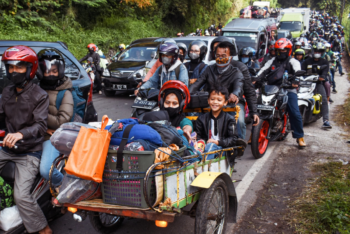 ชาวอินโดนีเซียหลั่งไหลกลับบ้านฉลอง'อิฏิลฟิตรี'